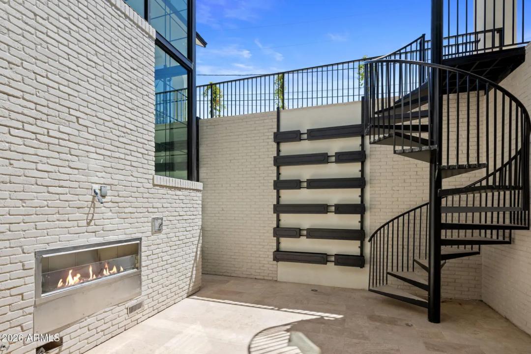 Real Estate Picture 45