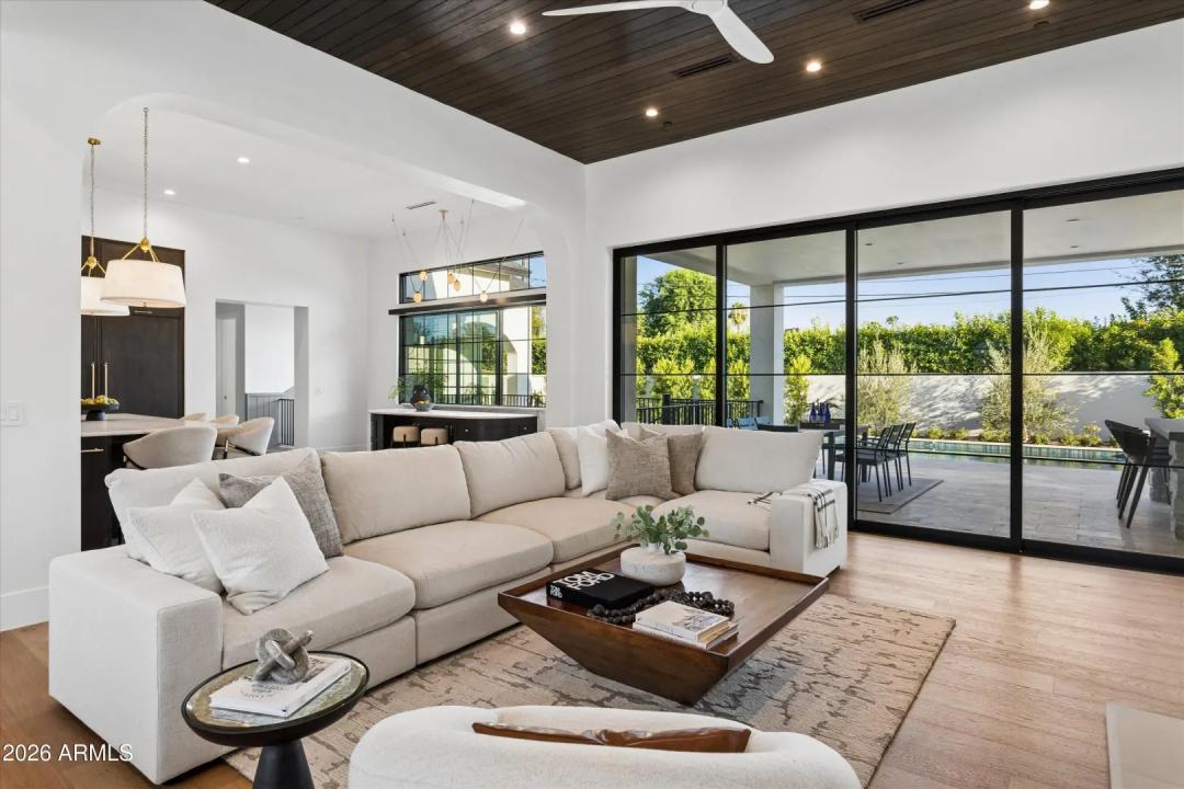 Real Estate Picture 15