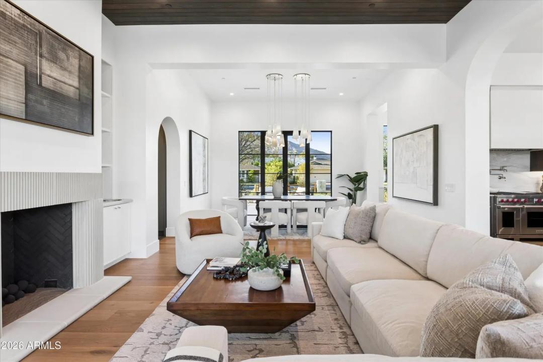 Real Estate Picture 16
