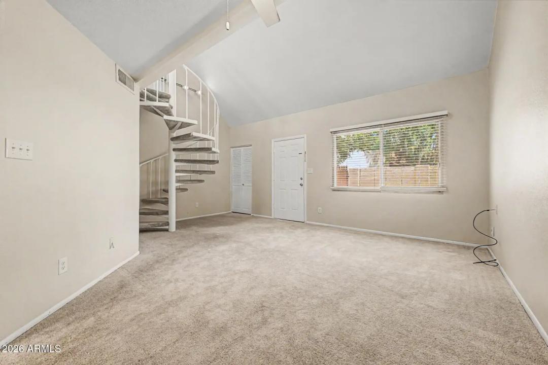 Real Estate Picture 5