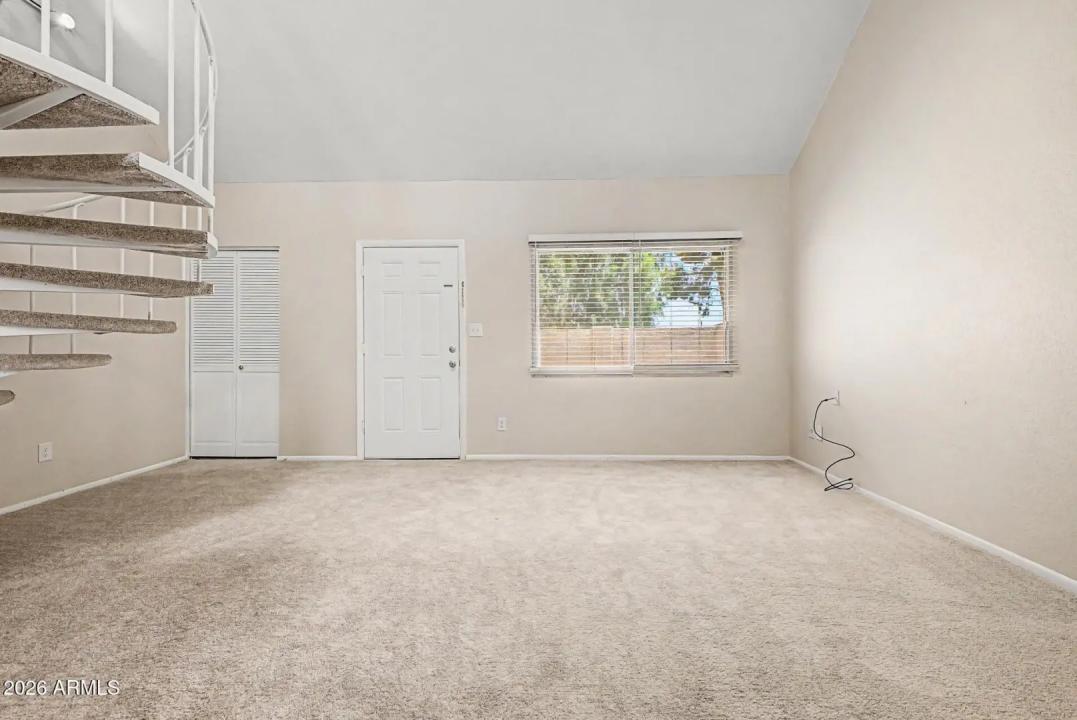 Real Estate Picture 6