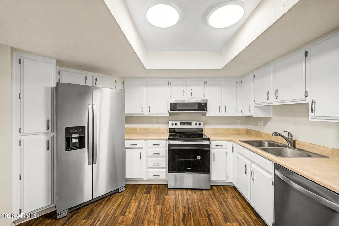Real Estate Picture 9