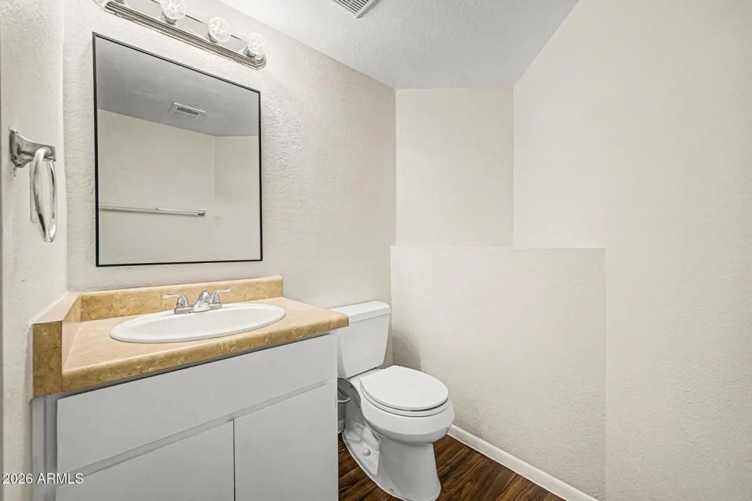Real Estate Picture 13