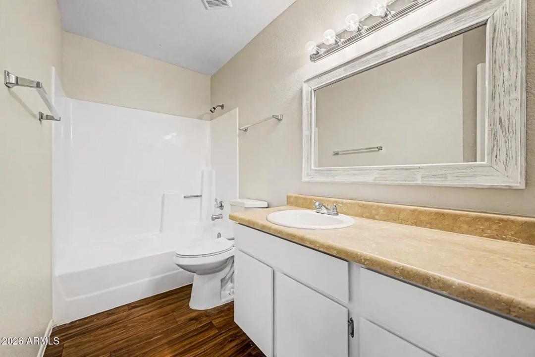 Real Estate Picture 22