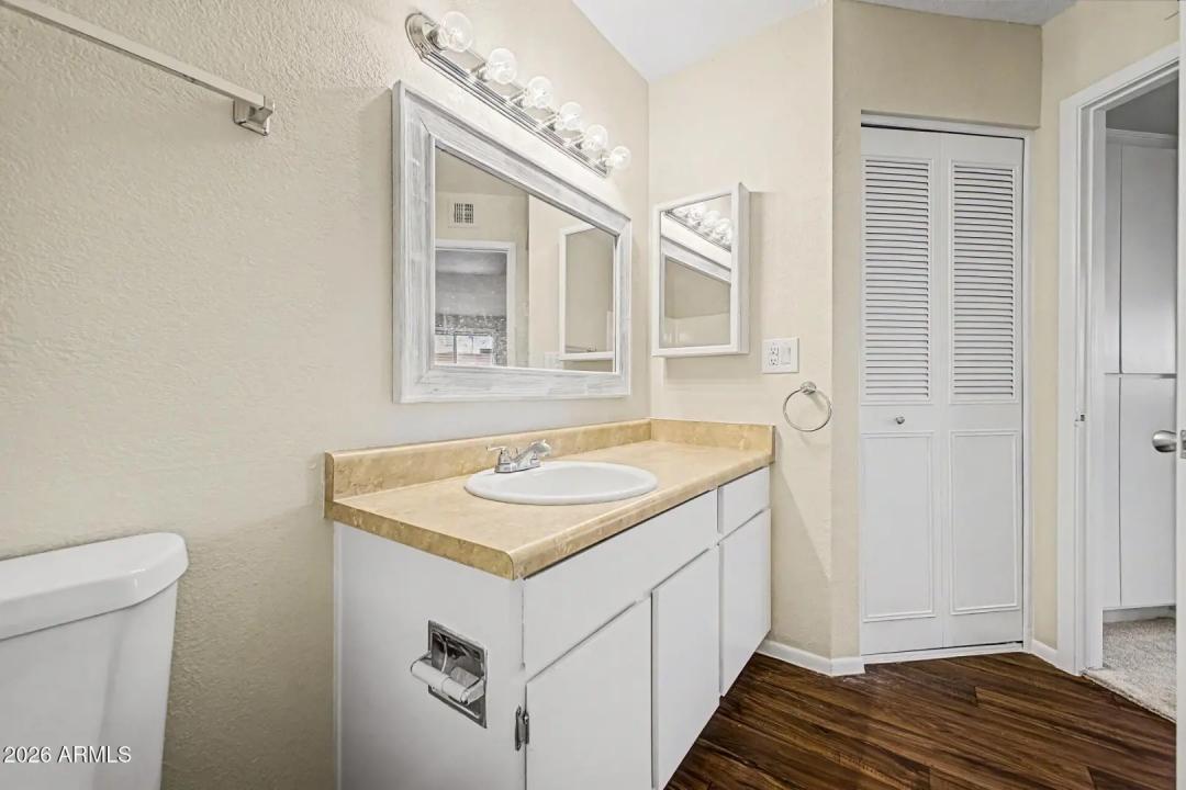 Real Estate Picture 23