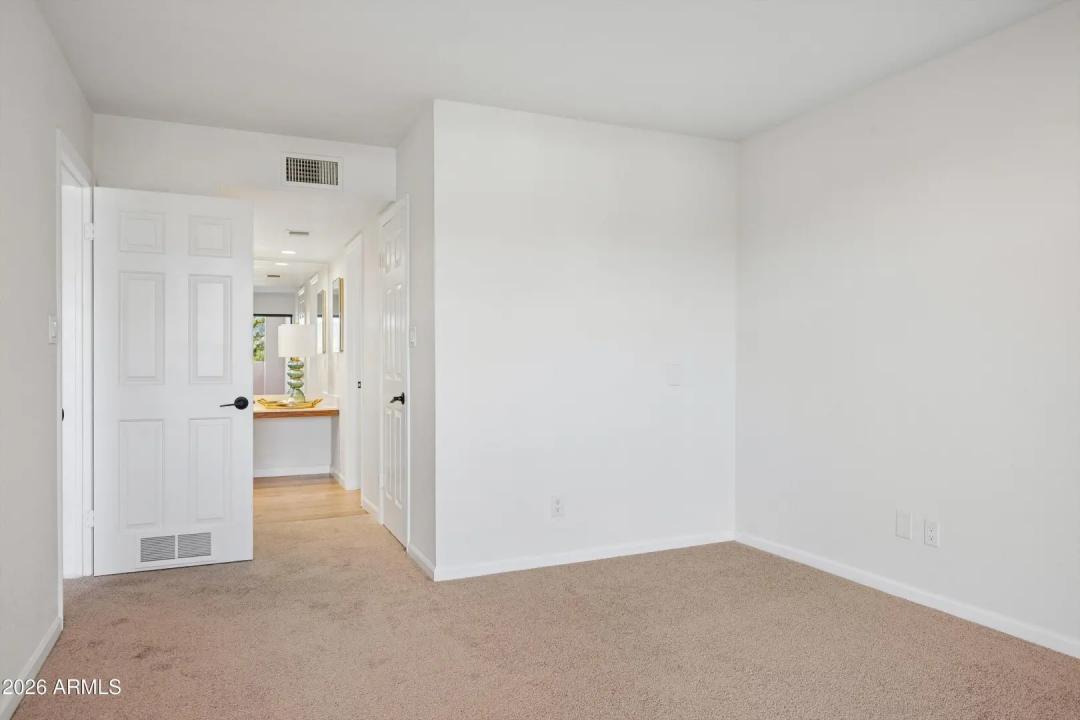 Real Estate Picture 18