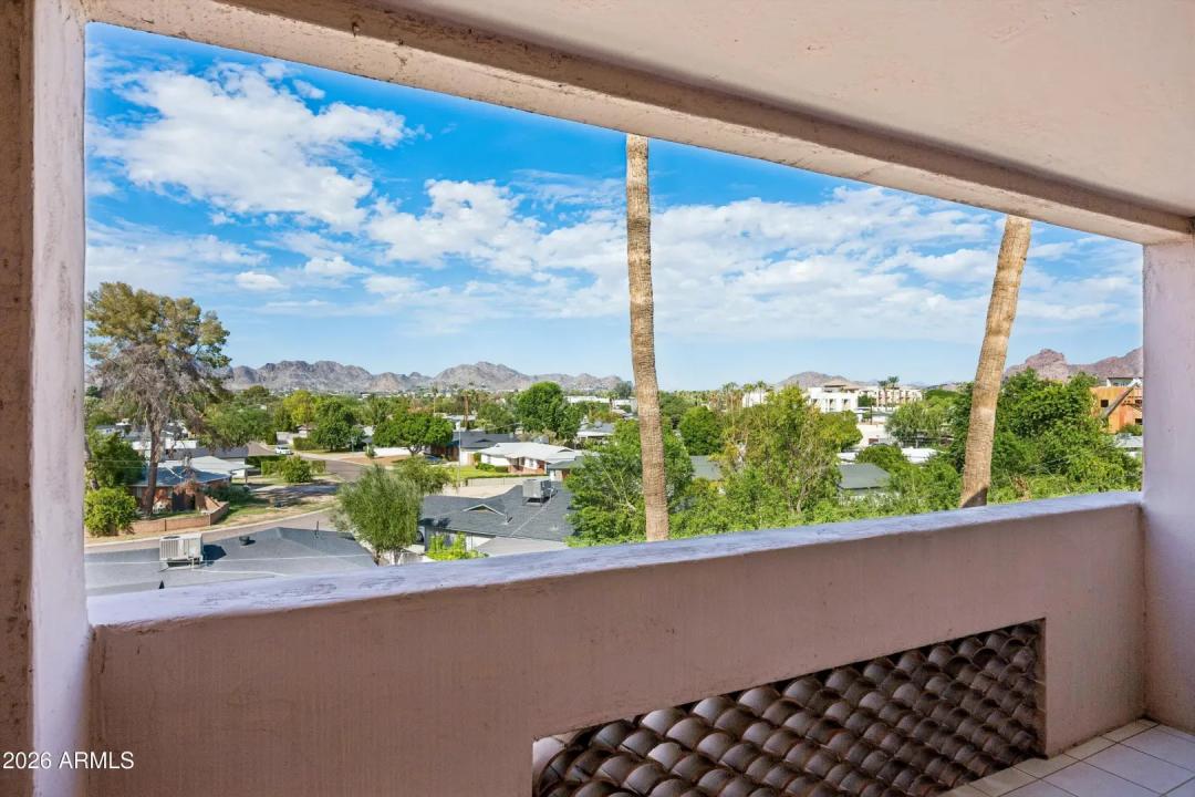 Real Estate Picture 24