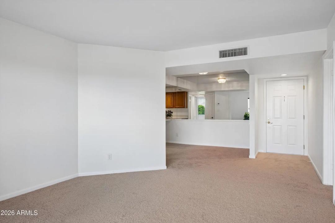 Real Estate Picture 7