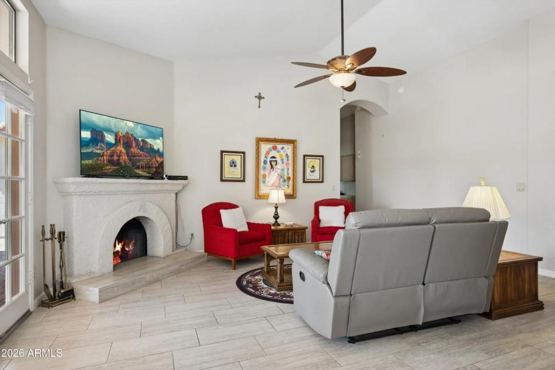 Real Estate Picture 9
