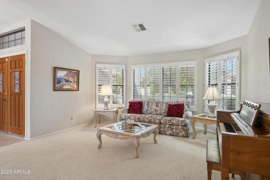 Real Estate Picture 11