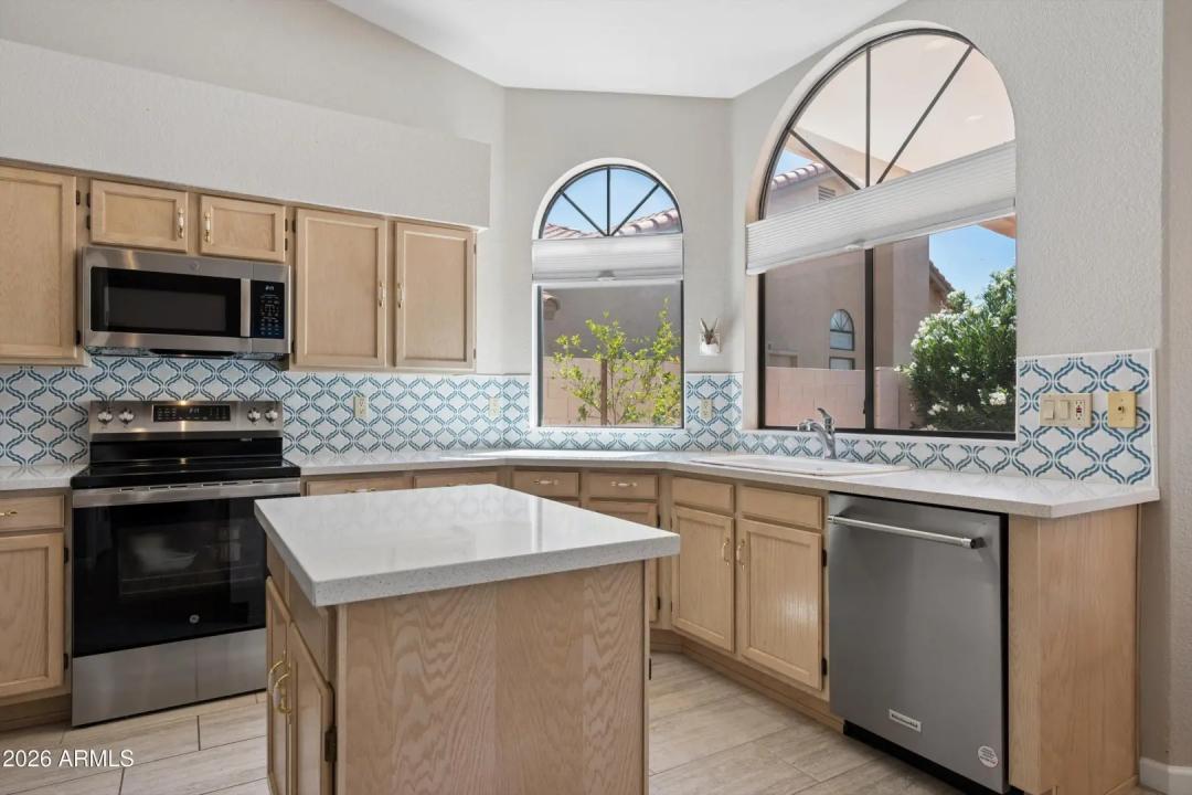 Real Estate Picture 20