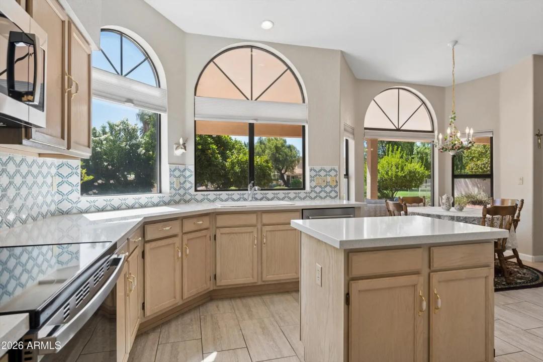 Real Estate Picture 22