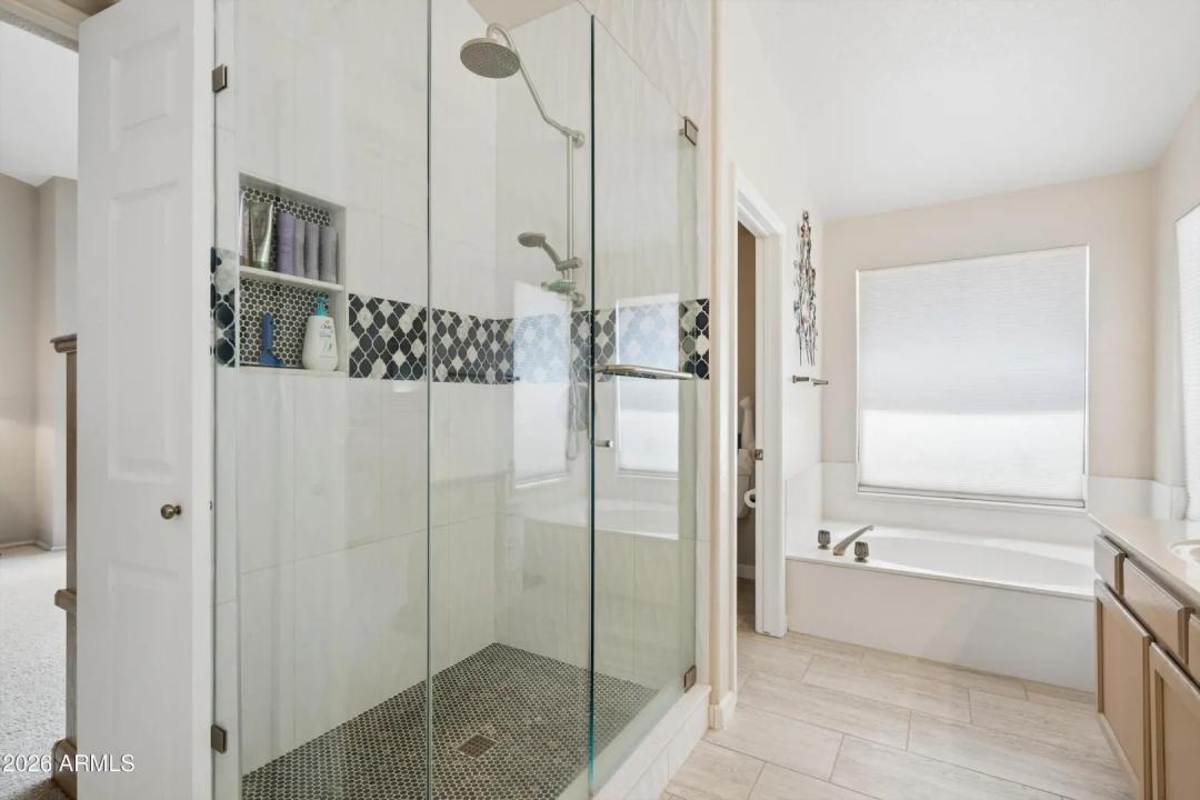 Real Estate Picture 32
