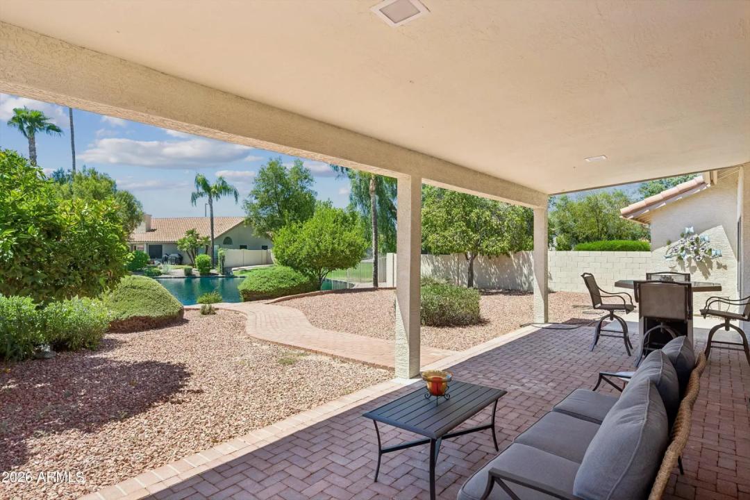 Real Estate Picture 3