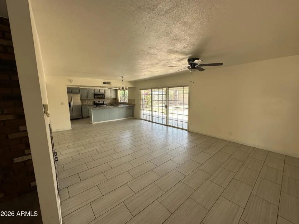 Real Estate Picture 3