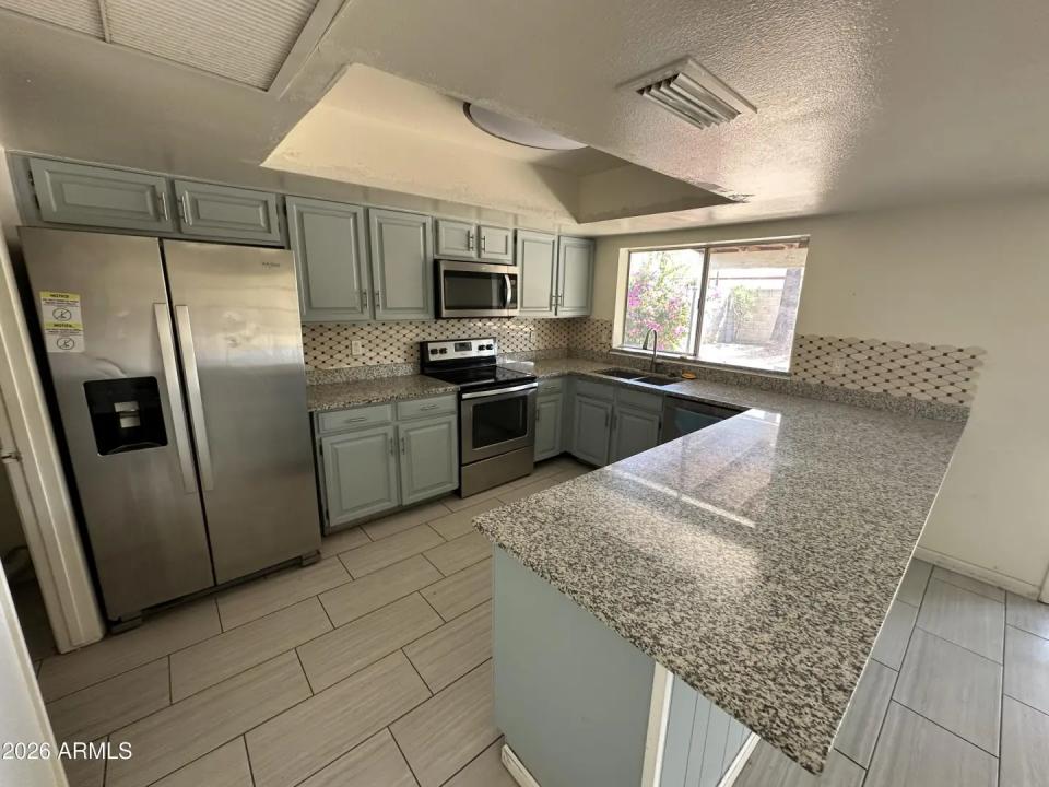 Real Estate Picture 5