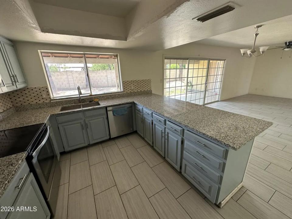 Real Estate Picture 6