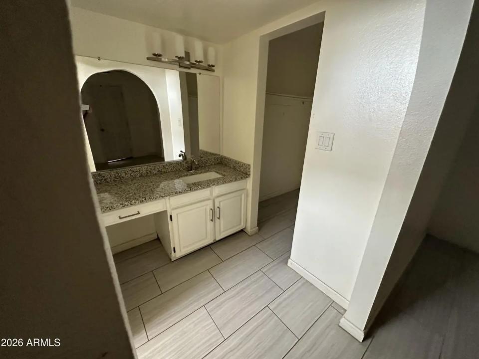 Real Estate Picture 9