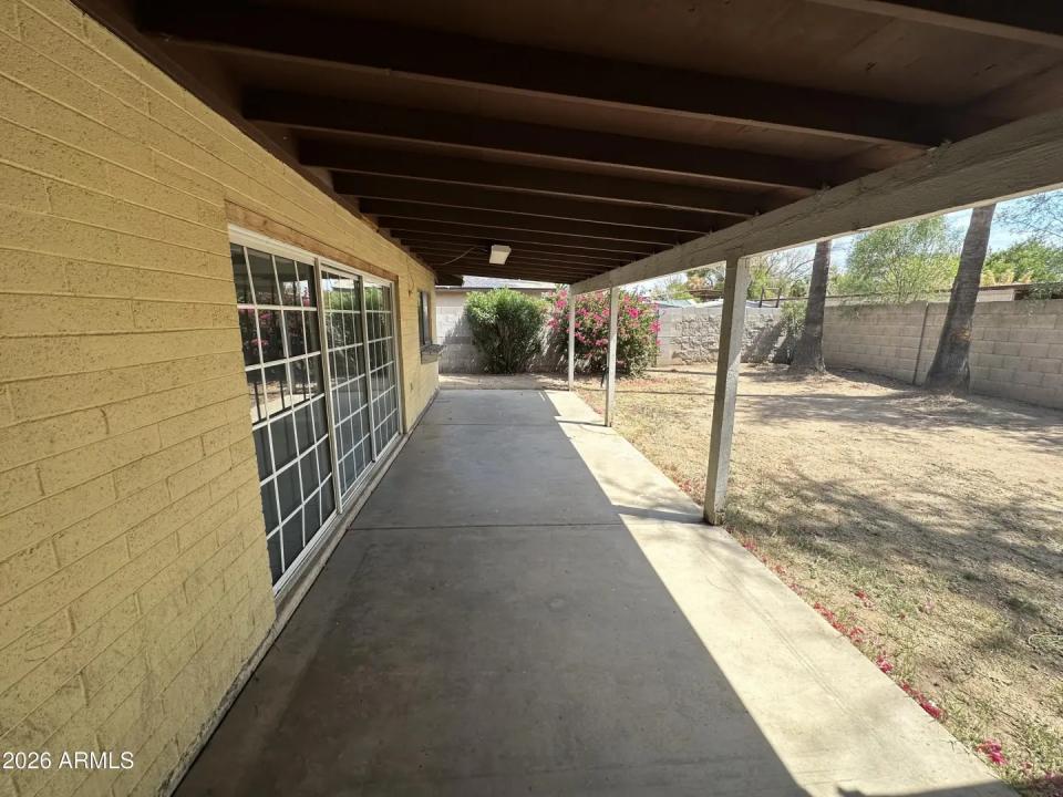 Real Estate Picture 11