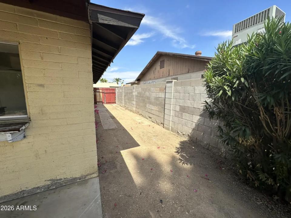 Real Estate Picture 13