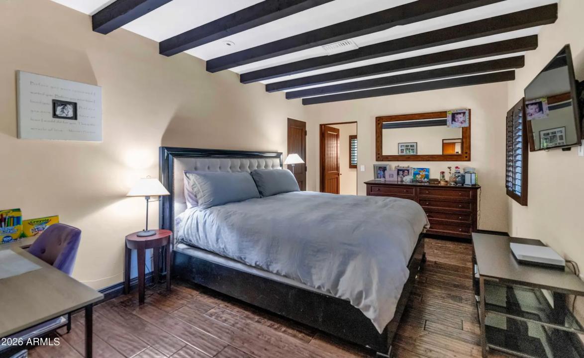 Real Estate Picture 25