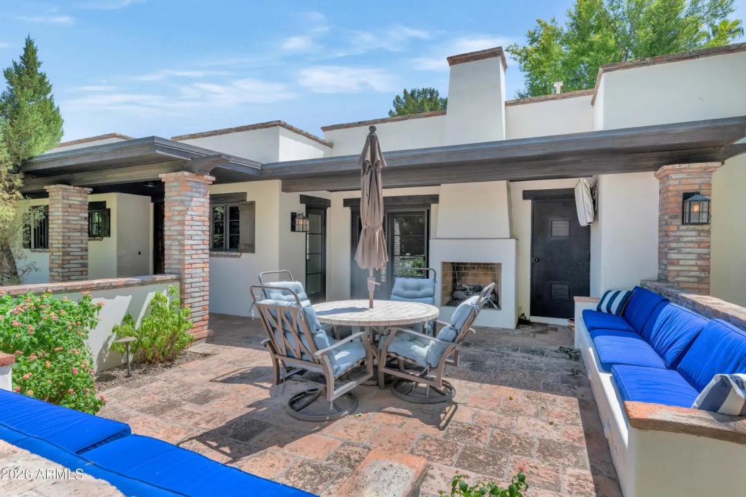 Real Estate Picture 3