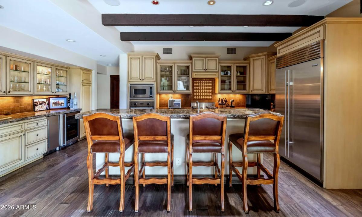 Real Estate Picture 12