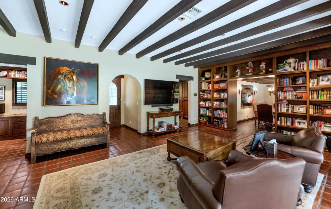 Real Estate Picture 9