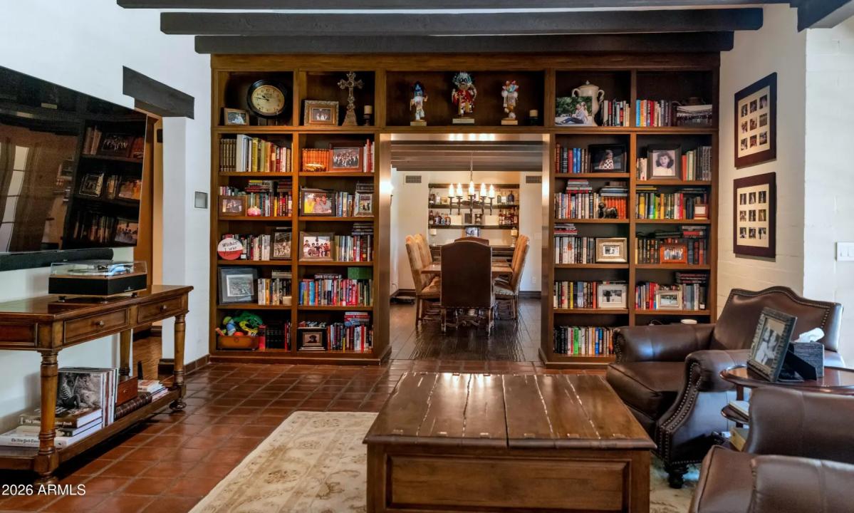 Real Estate Picture 8