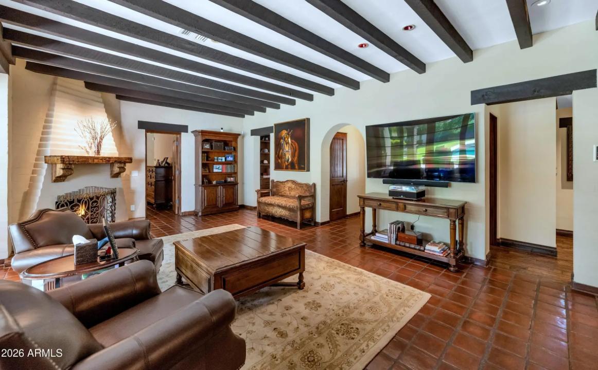 Real Estate Picture 5