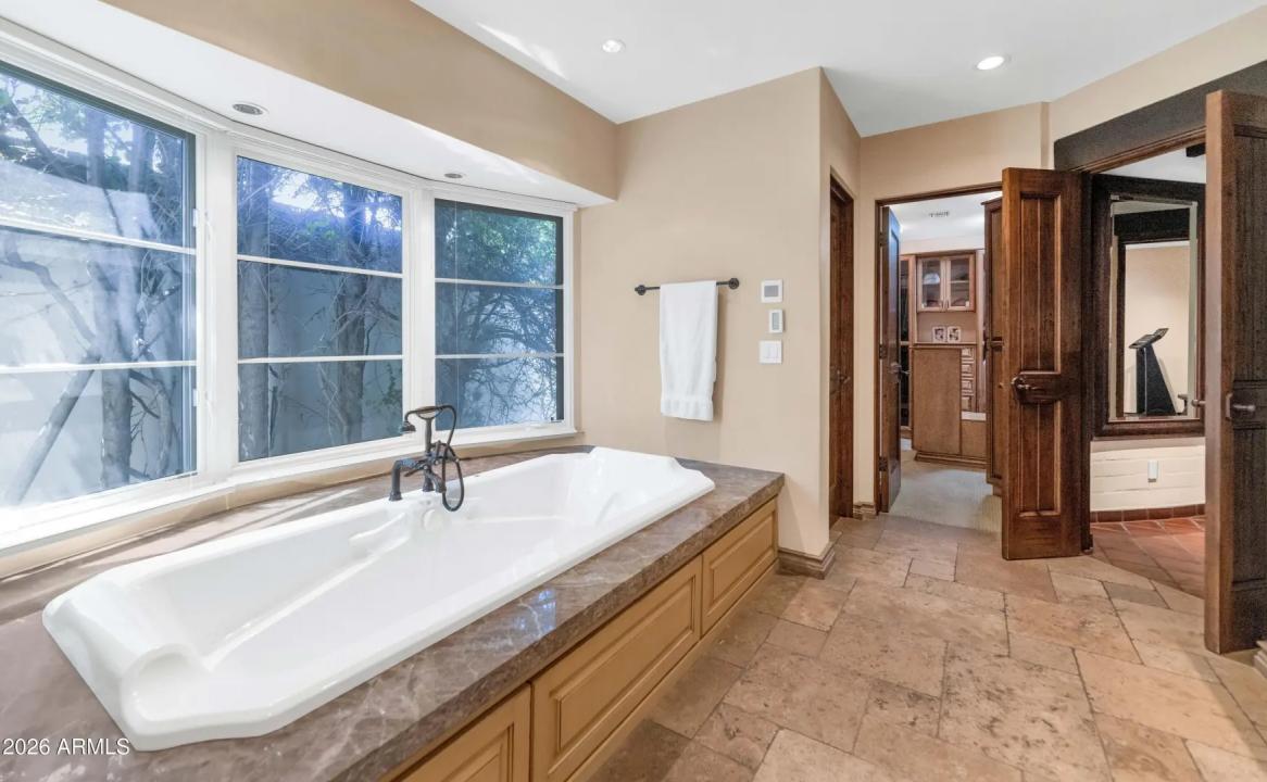 Real Estate Picture 24