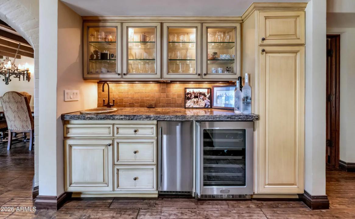 Real Estate Picture 17