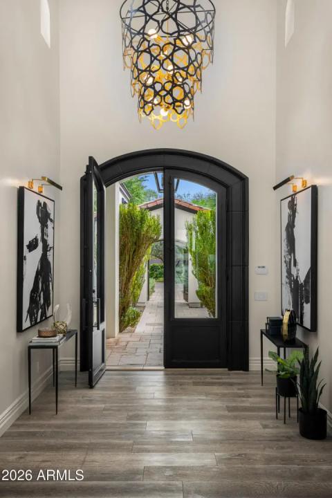Real Estate Picture 4