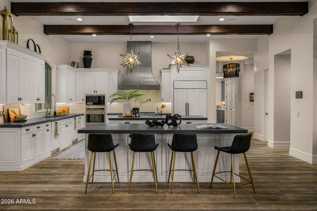 Real Estate Picture 6