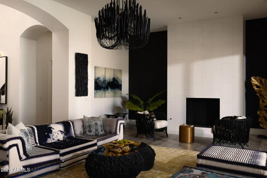 Real Estate Picture 12