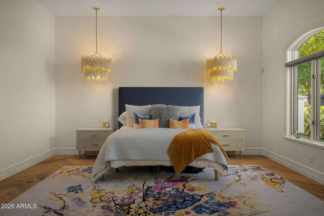 Real Estate Picture 14