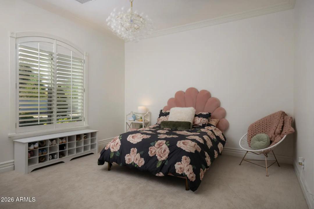 Real Estate Picture 24