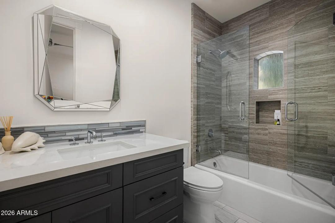Real Estate Picture 26