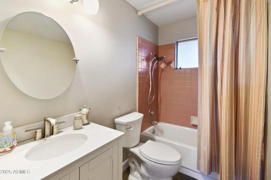 Real Estate Picture 12