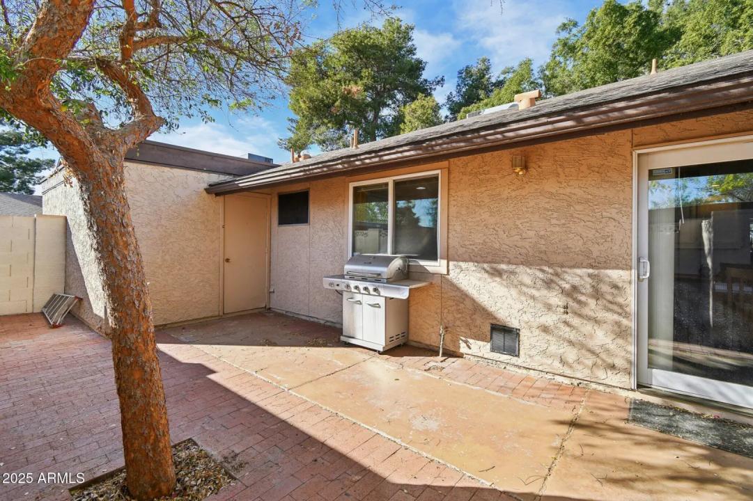 Real Estate Picture 14
