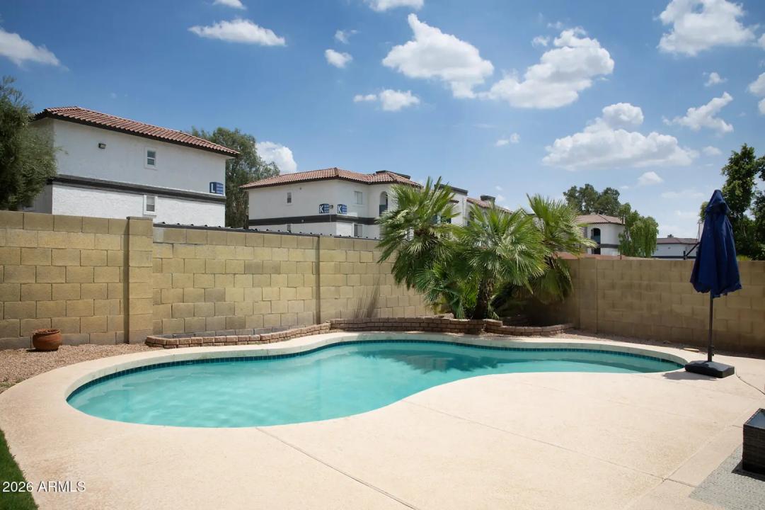 Real Estate Picture 3