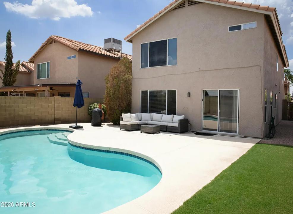 Real Estate Picture 4