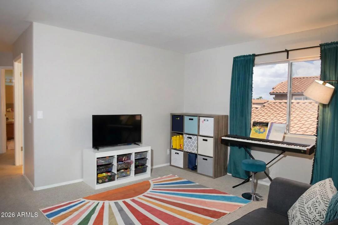 Real Estate Picture 11