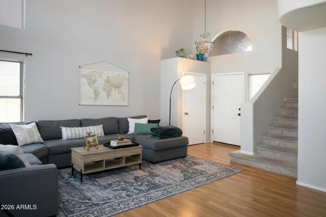 Real Estate Picture 7
