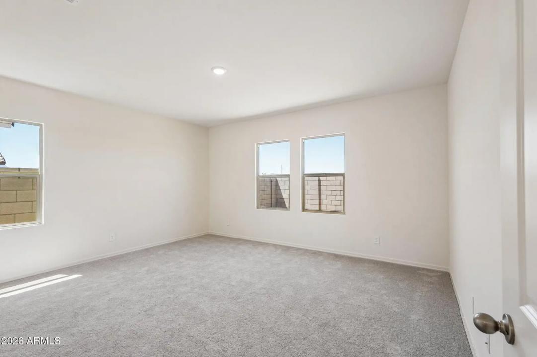 Real Estate Picture 32