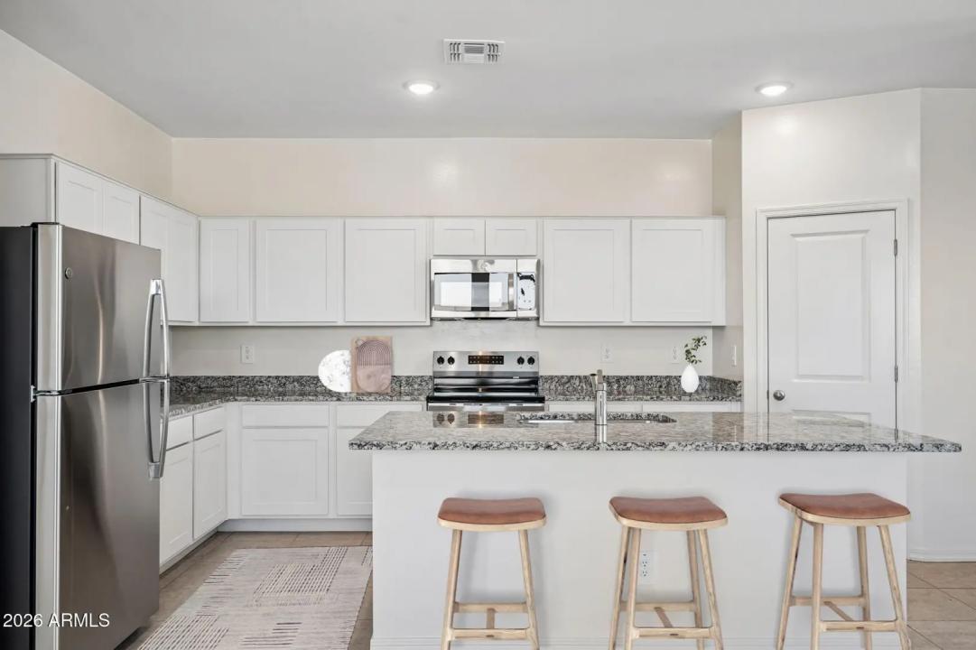 Real Estate Picture 10