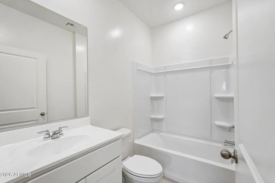 Real Estate Picture 16