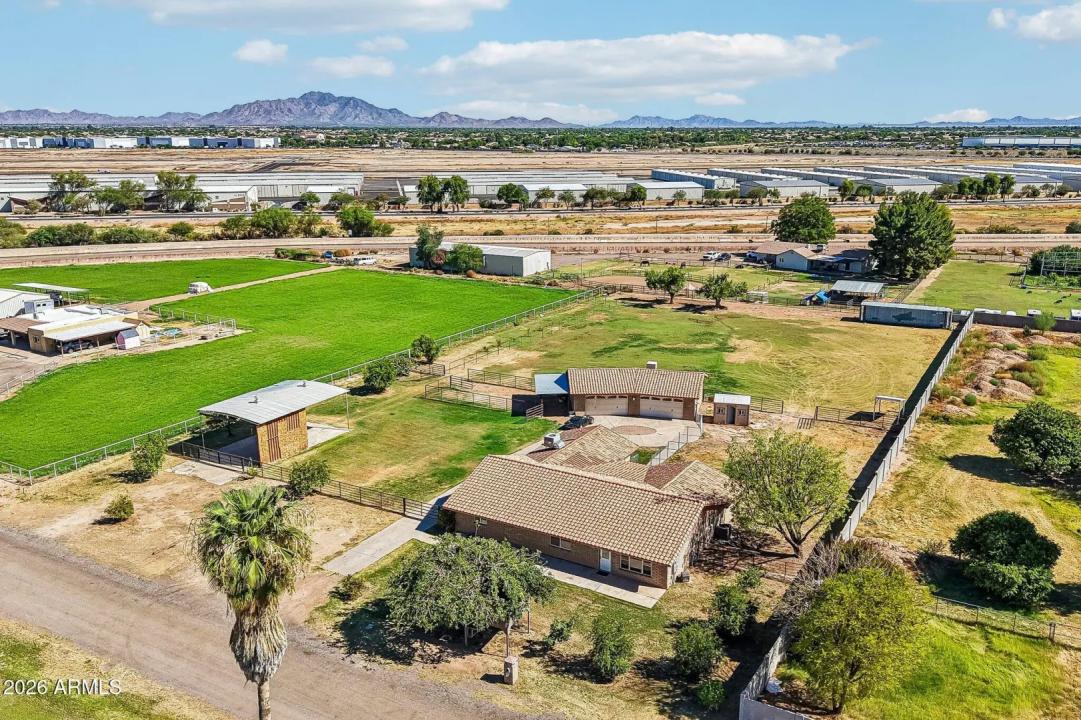 Real Estate Picture 23