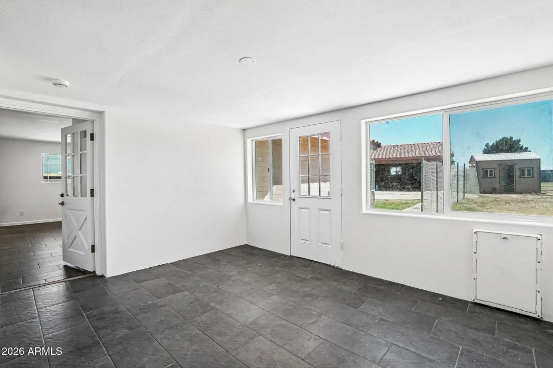 Real Estate Picture 11