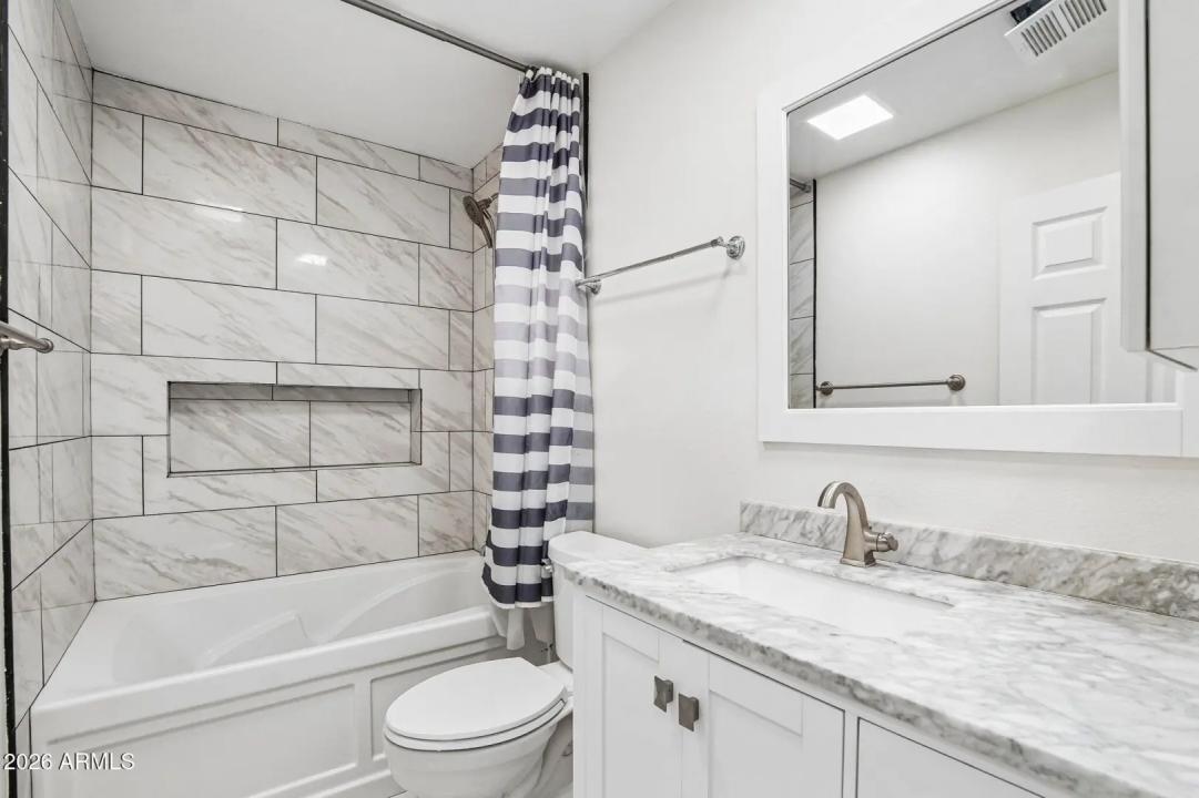 Real Estate Picture 15
